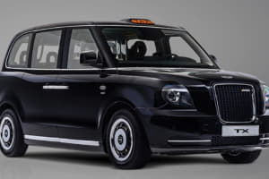 新型ロンドンタクシー「TX」 初の電動化でアルミフレームを採用