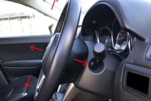 教習所では教えない正しい運転姿勢 ハンドルは持つ位置と操舵方法で安全性が大きく異なる Auto Messe Web カスタム アウトドア 福祉車両 モータースポーツなどのカーライフ情報が満載