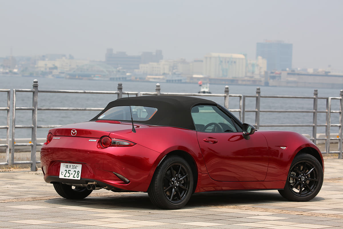 赤いコスモ 赤いファミリア マツダ車が 赤 をイメージカラーにする理由とは 画像39 Auto Messe Web カスタム アウトドア 福祉車両 モータースポーツなどのカーライフ情報が満載