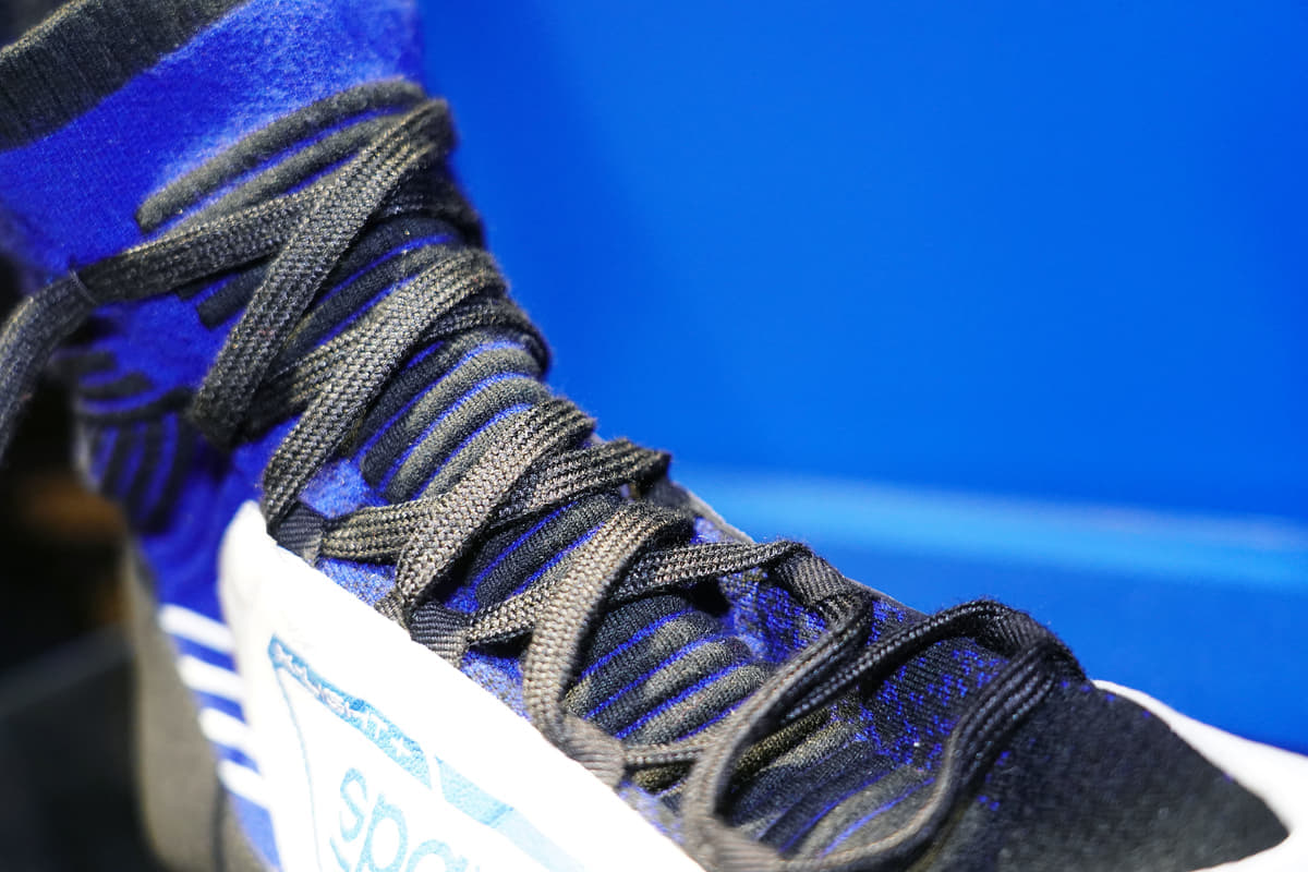 ドライビングシューズが 運転に適している理由 スニーカーとの違いや特徴を聞いてみた Auto Messe Web カスタム アウトドア 福祉車両 モータースポーツなどのカーライフ情報が満載