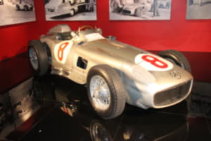 【画像】ポルシェ、フェラーリ、メルセデス、1950〜1960年代に活躍した速さと美しさを兼ね備えたレーシングマシン5選 〜 画像20