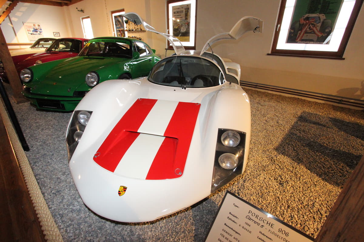 ポルシェ、フェラーリ、メルセデス、1950〜1960年代に活躍した速さと美しさを兼ね備えたレーシングマシン5選