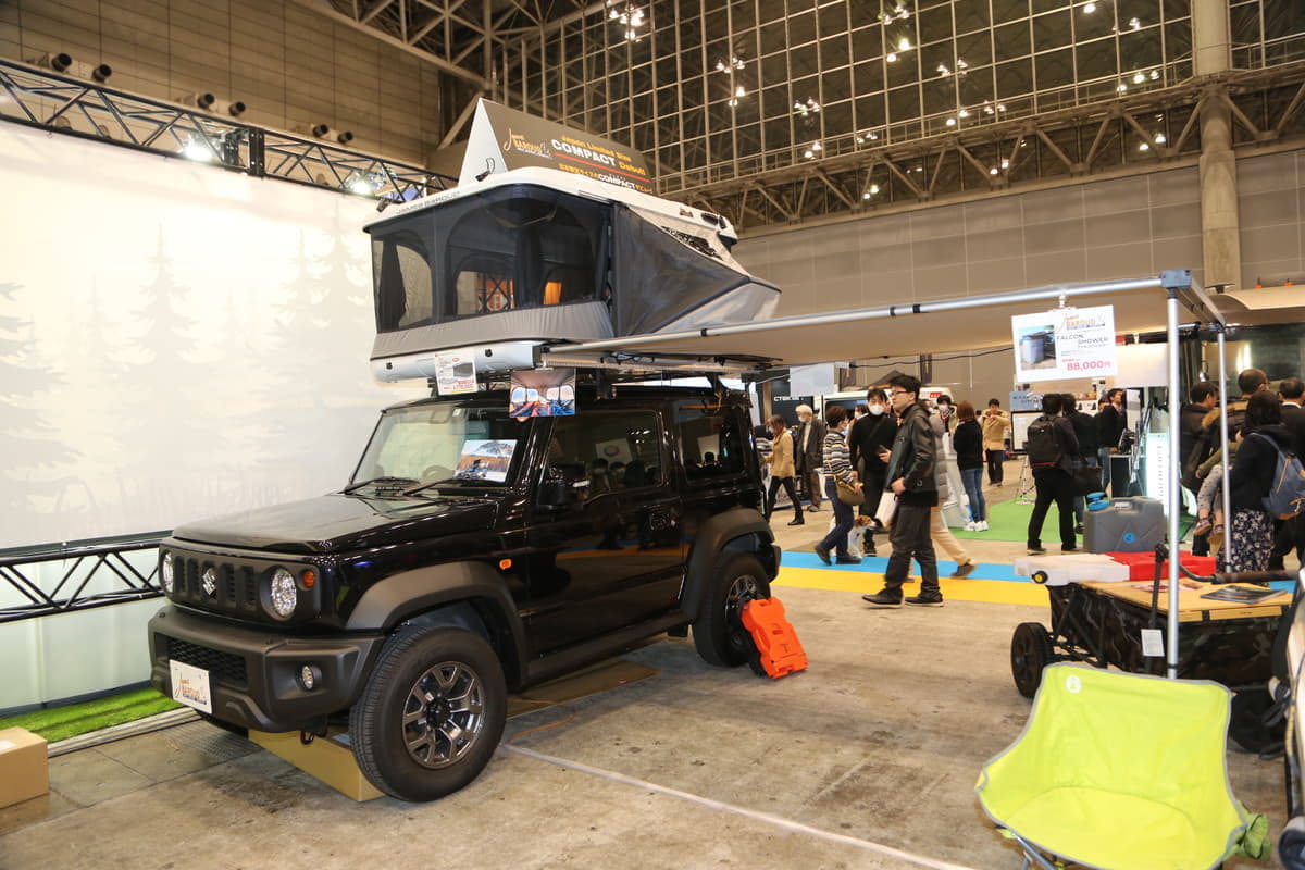 アウトドア好きのための自動車ギア ルーフテント と サイドオーニング で車中泊 キャンプは快適に Auto Messe Web カスタム アウトドア 福祉車両 モータースポーツなどのカーライフ情報が満載