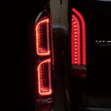 LEDテールランプでトヨタ・ハイエースの表情が大変身！選べる3タイプをラインアップ