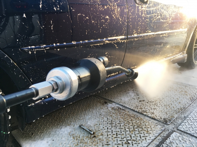 バッテリーから下回りまで クルマに悪影響を与えてしまいがちな６選とその対策 Auto Messe Web オートメッセウェブ カスタム アウトドア 福祉車両 モータースポーツなどのカーライフ情報が満載