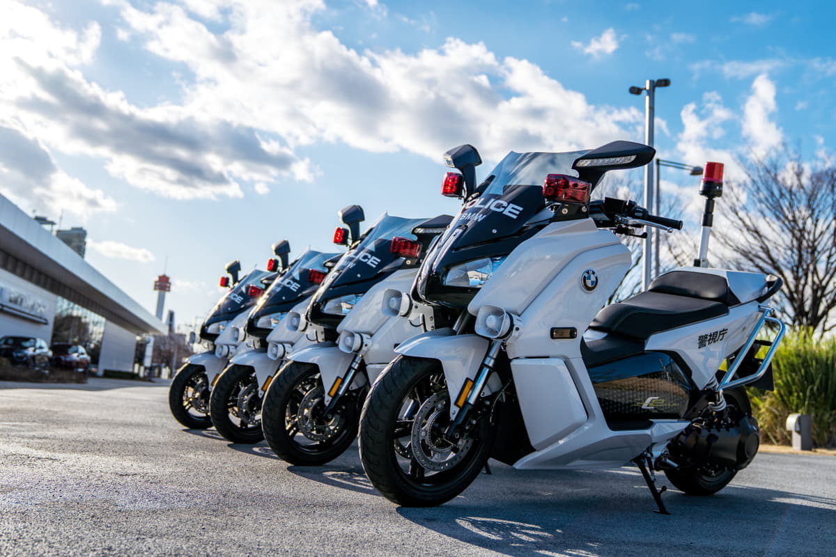 BMW Motorradが初の電動スクーター「BMW C evolution」を警察に導入