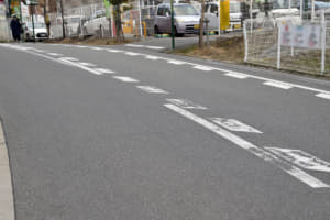 【画像】【意外と知らない交通ルール】道路のセンターライン「白色の実線と破線、黄色の実線はどう違う？」 〜 画像1