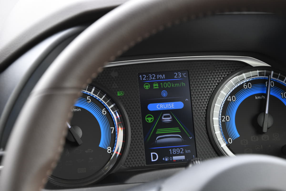 渋滞中も便利な最新クルーズコントロール Acc 過信しすぎると痛い目に遭うケースとは Auto Messe Web カスタム アウトドア 福祉車両 モータースポーツなどのカーライフ情報が満載