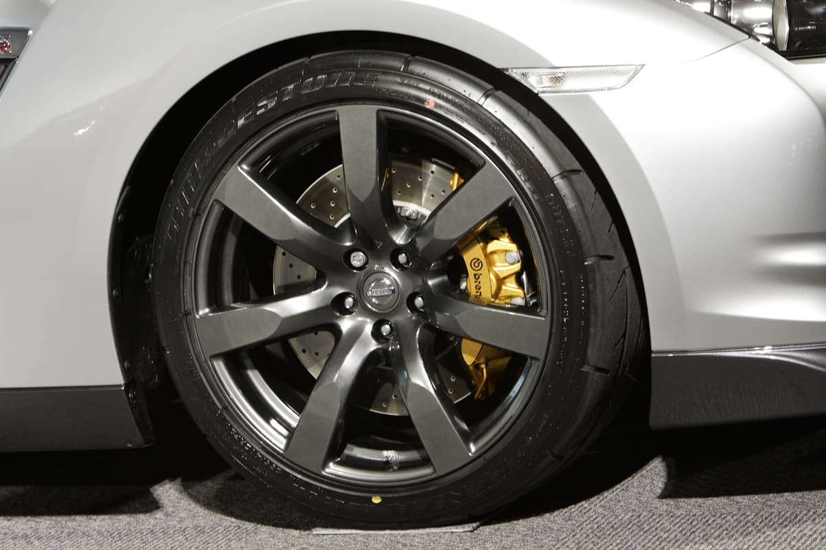 高性能車に採用されているブレーキローターの 穴 や 溝 のメリットとは 画像11 Auto Messe Web カスタム アウトドア 福祉車両 モータースポーツなどのカーライフ情報が満載