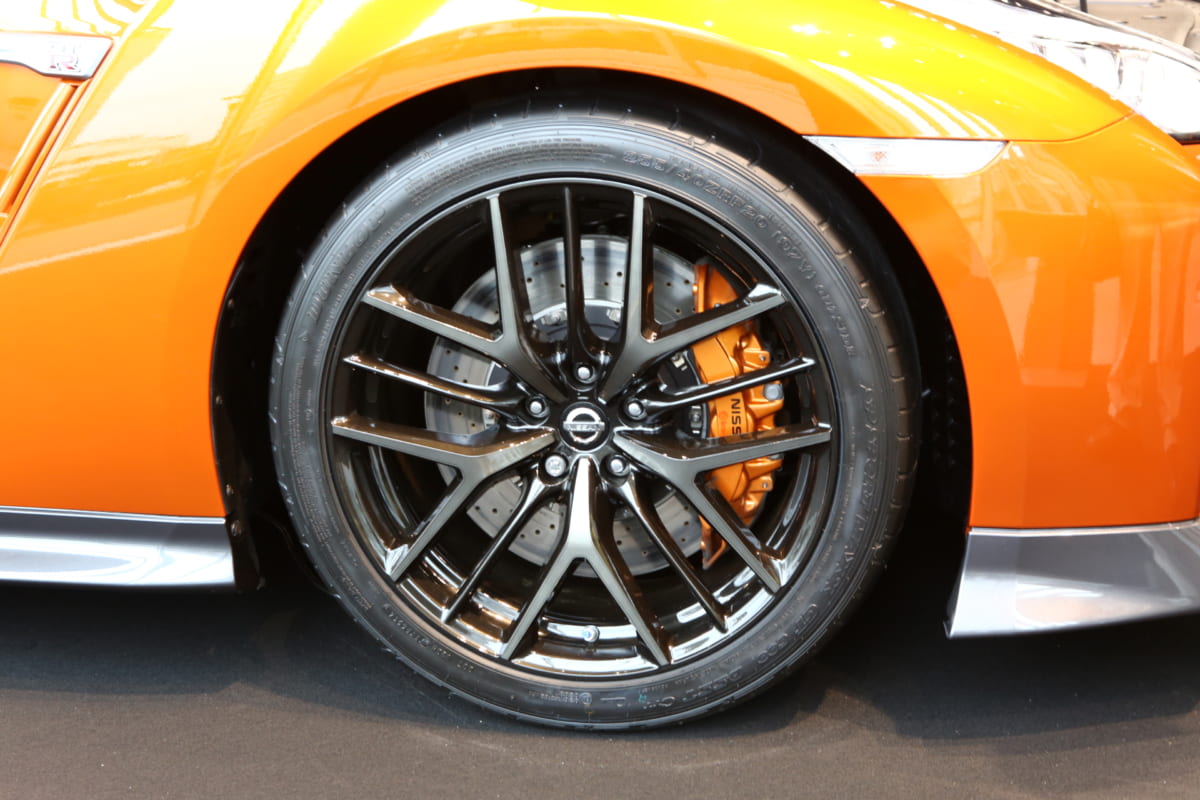 高性能車に採用されているブレーキローターの 穴 や 溝 のメリットとは Auto Messe Web カスタム アウトドア 福祉車両 モータースポーツなどのカーライフ情報が満載