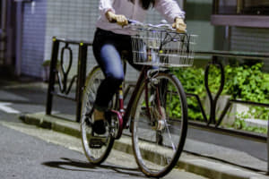 【画像】クルマが悪者扱いに矛盾！ 「自転車の交通ルール違反や危険行為にある罰則とは」 〜 画像17