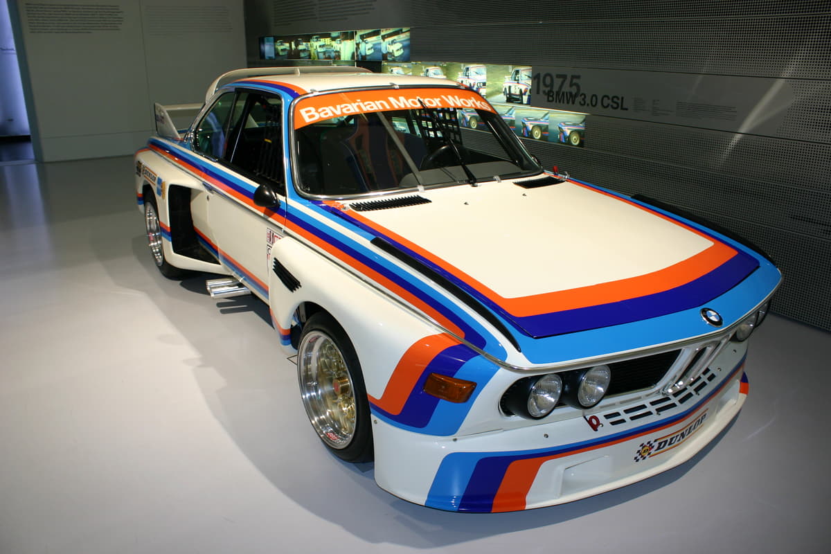 70年代に一世を風靡するスーパーシルエットと呼ばれたレースマシンは、グループ5という車輛規定から生まれ、ポルシェ935、BMW3.5CSLなど名車が送り出される