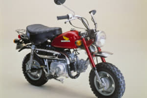 ホンダのレジャーバイク モンキー に新色追加 シックなカラーからポップな色まで全4色に Auto Messe Web カスタム アウトドア 福祉車両 モータースポーツなどのカーライフ情報が満載 ホンダのレジャーバイク モンキー に新色追加 シックなカラーからポップな色まで全4色に Auto Messe Web カスタム アウトドア 福祉車両 モータースポーツなどのカーライフ情報が満載