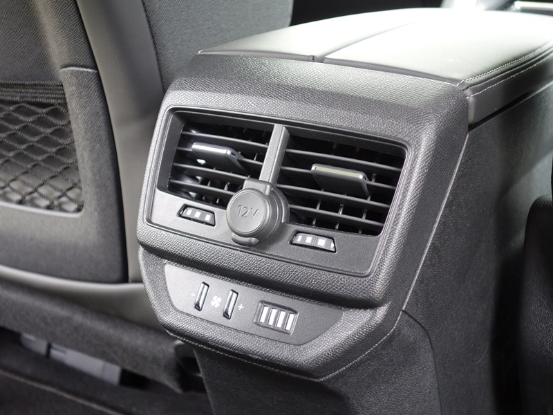 車内が汚れないドッグシート