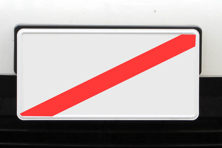 赤い斜線が入ったナンバープレートの意味 〜 画像1