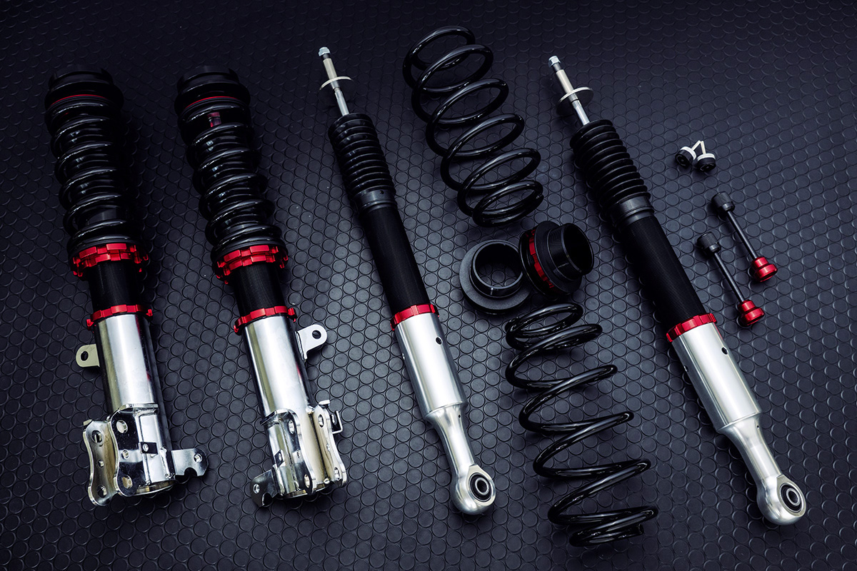 シャコタンやリフトアップ、スポーツなど軽ハッチバックカスタムの世界を紹介