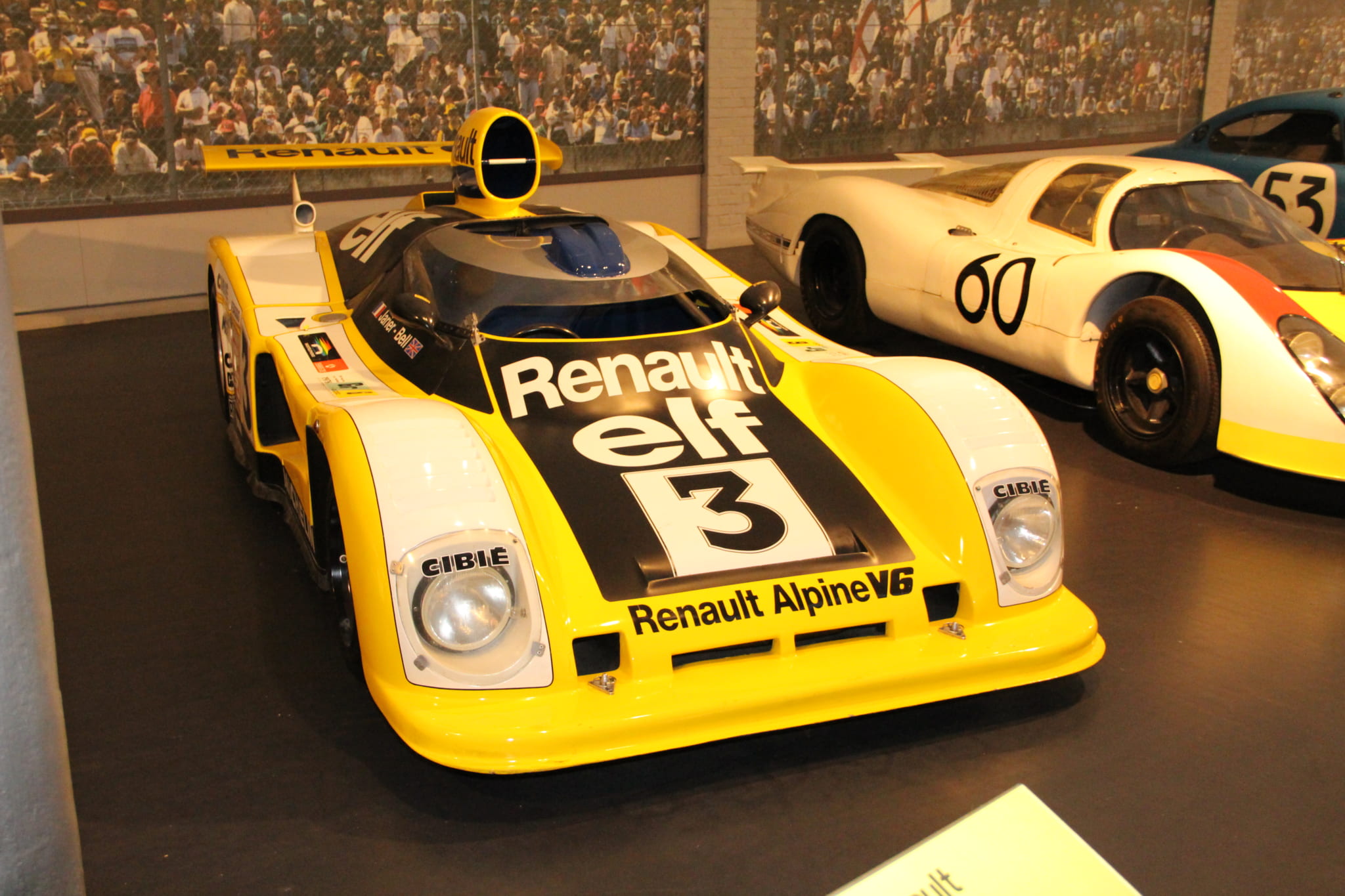 ルノーのブランドであるアルピーヌは、創業時以来モータースポーツ活動で、初の世界ラリー選手権王者、初のF1ターボエンジンなど、世界的な活躍を推進してきた