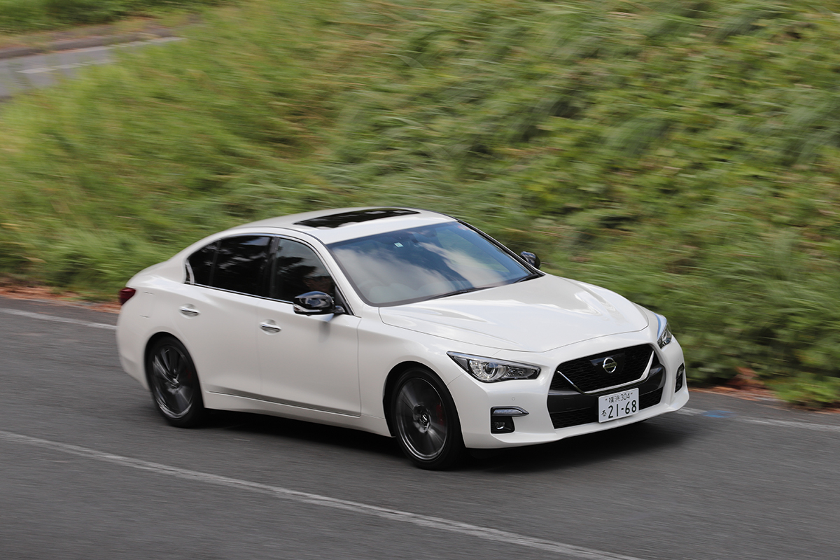 SUVブームのなか、クルマのオーソドックスな車種であるセダンで一押しはマツダ3、トヨタ・カローラ、日産スカイライン400Rだ