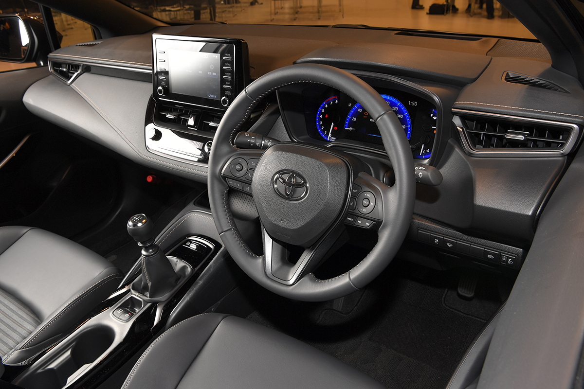 SUVブームのなか、クルマのオーソドックスな車種であるセダンで一押しはマツダ3、トヨタ・カローラ、日産スカイライン400Rだ