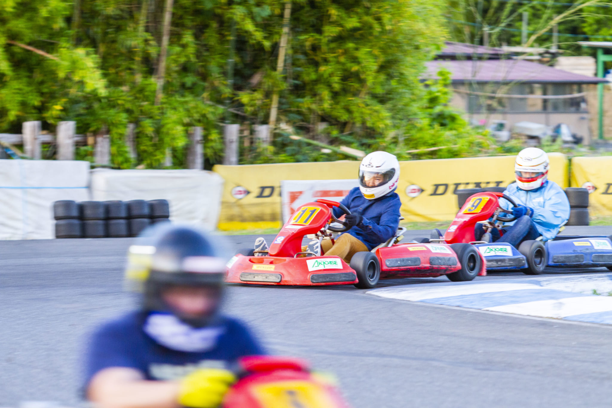 モータースポーツを始めるならレーシングカートかハコ車か