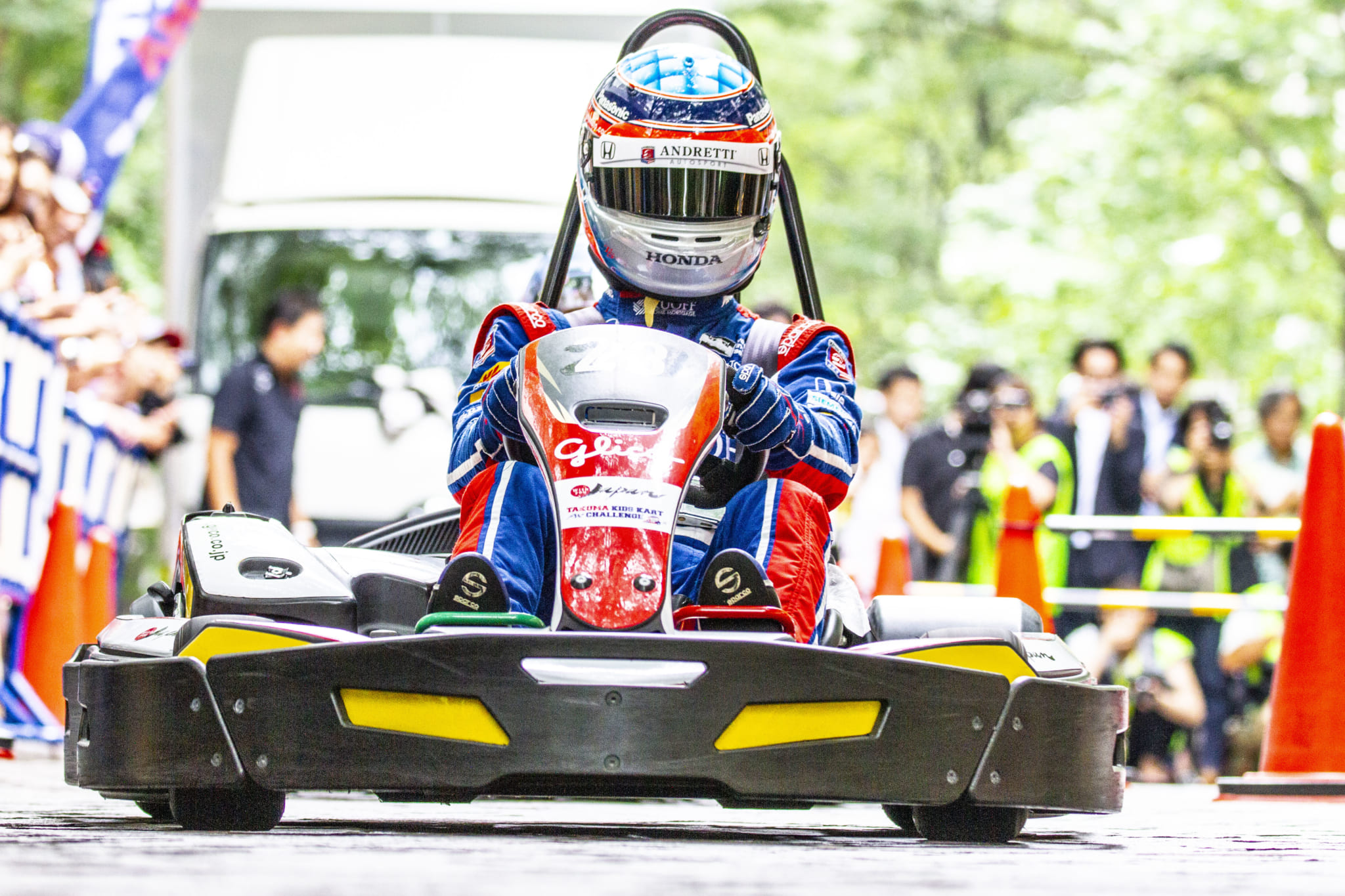 モータースポーツを始めるならレーシングカートかハコ車か