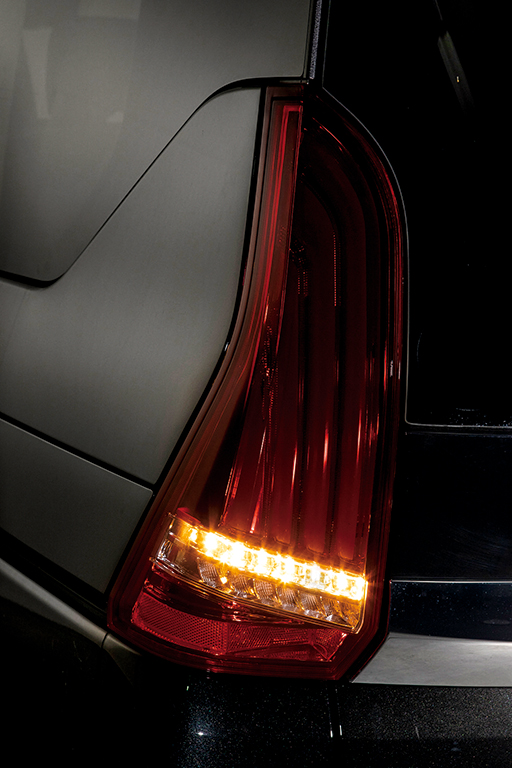 ヴォクシー テールランプ 交換