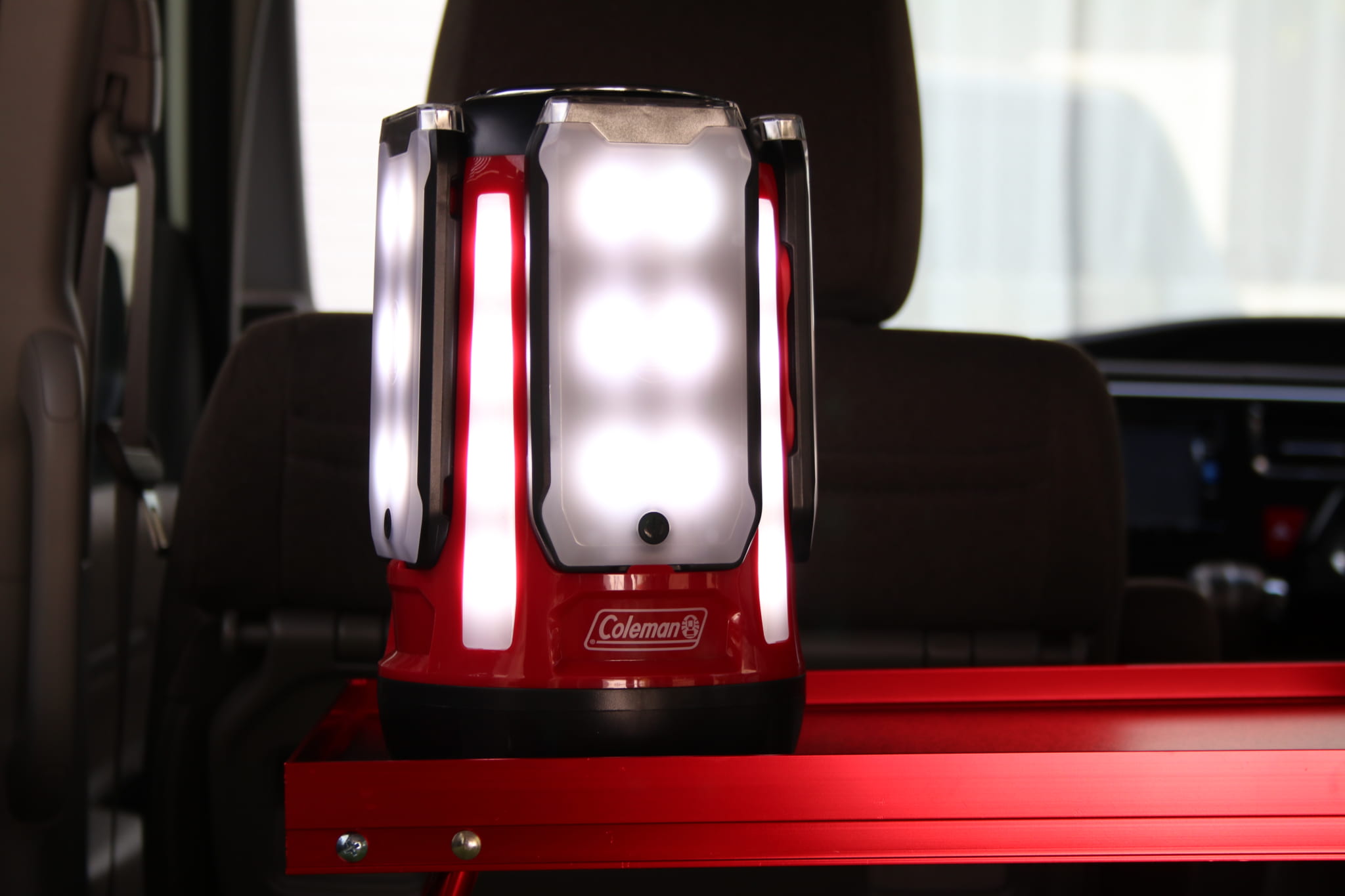 快適すぎる「車中泊」を実現する６つのアイテム