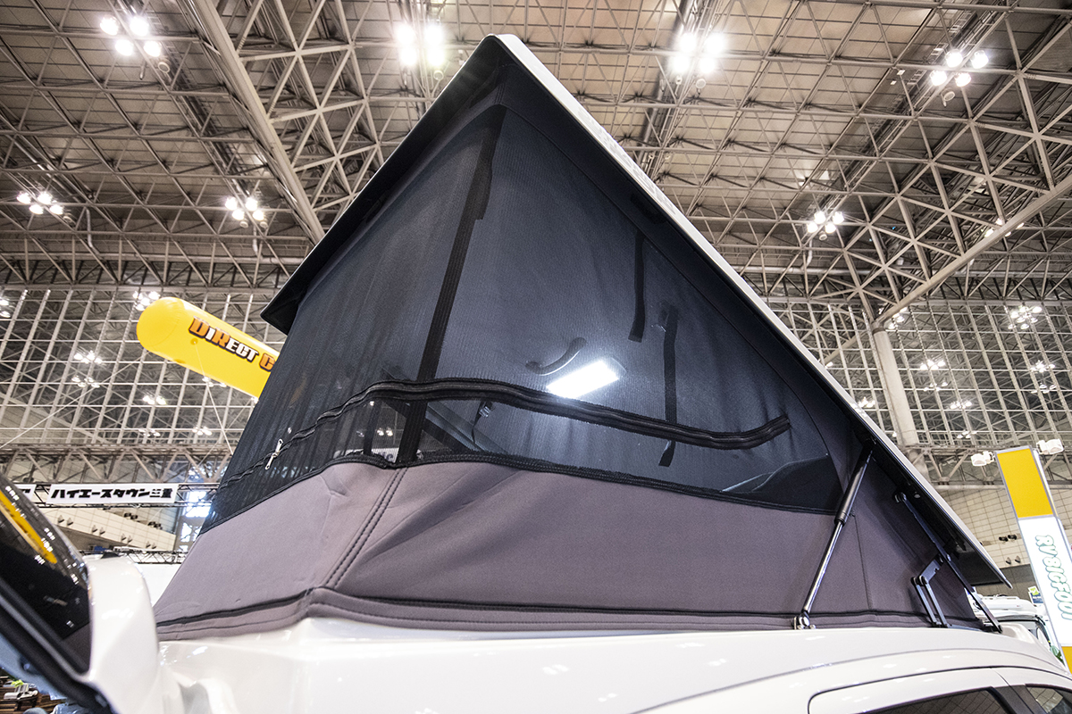 秘密基地で 車上生活 ができる いま話題の ルーフトップテント が想像の斜め上だった 画像10 Auto Messe Web カスタム アウトドア 福祉車両 モータースポーツなどのカーライフ情報が満載