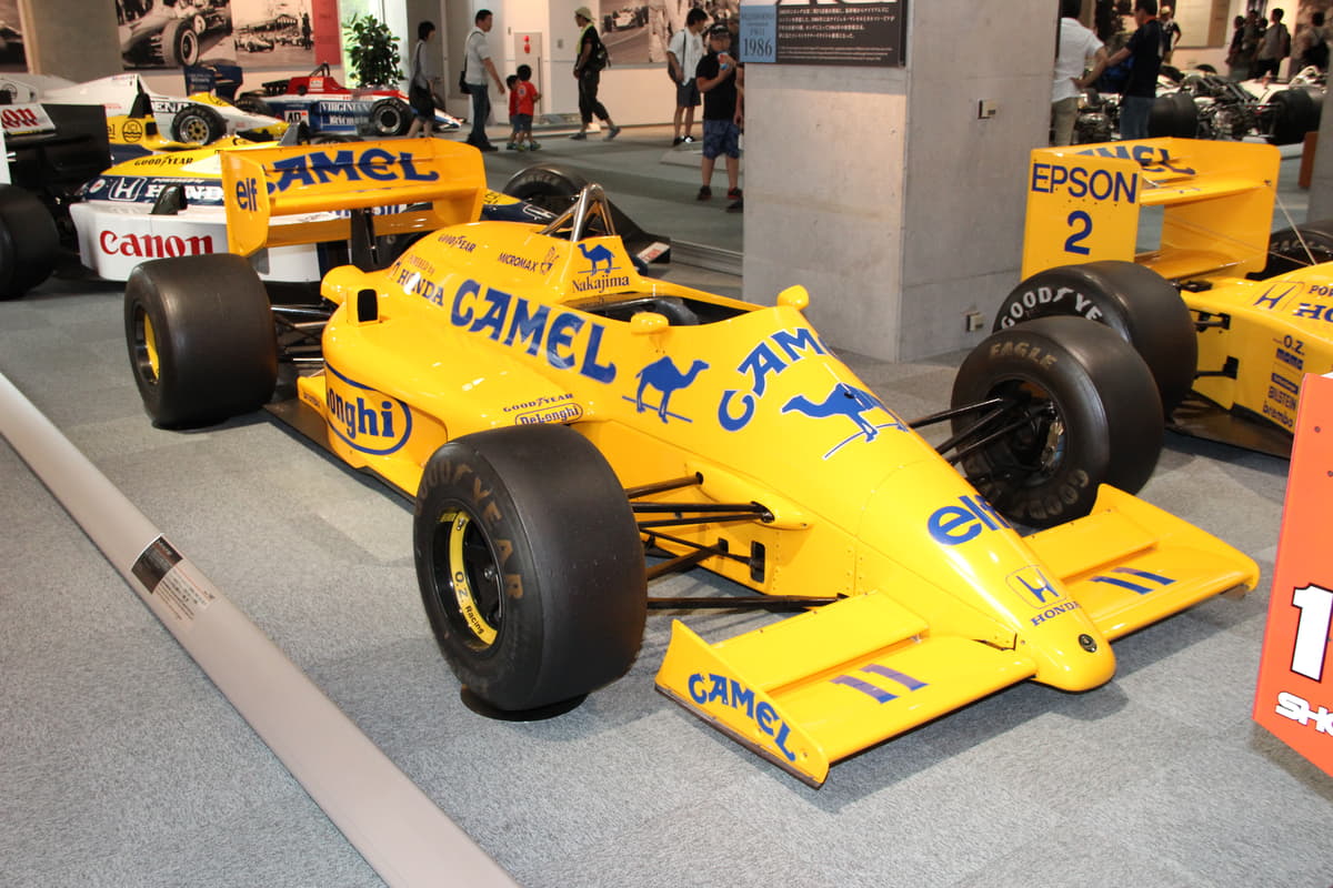 F1GPを初めモータースポーツ界をスポンサーとして支えたきたタバコブランドは世界中に知れ渡っていた