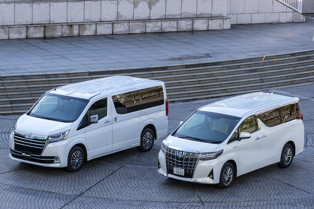 国内随一の巨大ミニバン「トヨタ・グランエース」のカスタムが凄すぎる