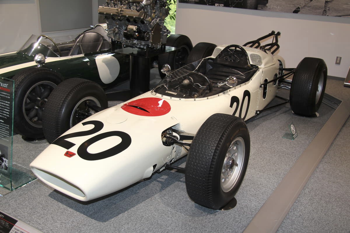 F1GPを初めモータースポーツ界をスポンサーとして支えたきたタバコブランドは世界中に知れ渡っていた