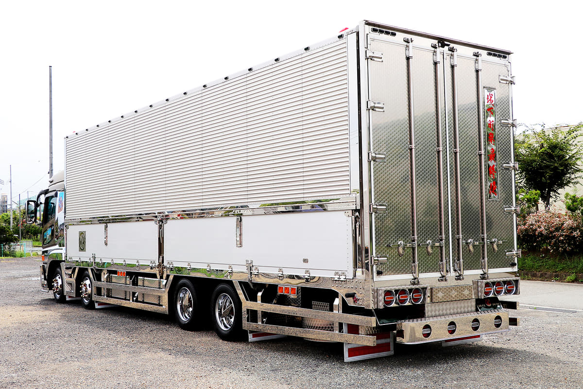 いま マイルドデコ がキテる 脱ギラギラ系の トラック野郎 の愛車が熱かった 画像13 Auto Messe Web カスタム アウトドア 福祉車両 モータースポーツなどのカーライフ情報が満載 いま マイルドデコ がキテる 脱ギラギラ系の トラック野郎 の愛車が熱かった 画像13 Auto Messe Web カスタム アウトドア 福祉車両 モータースポーツなどのカーライフ情報が満載