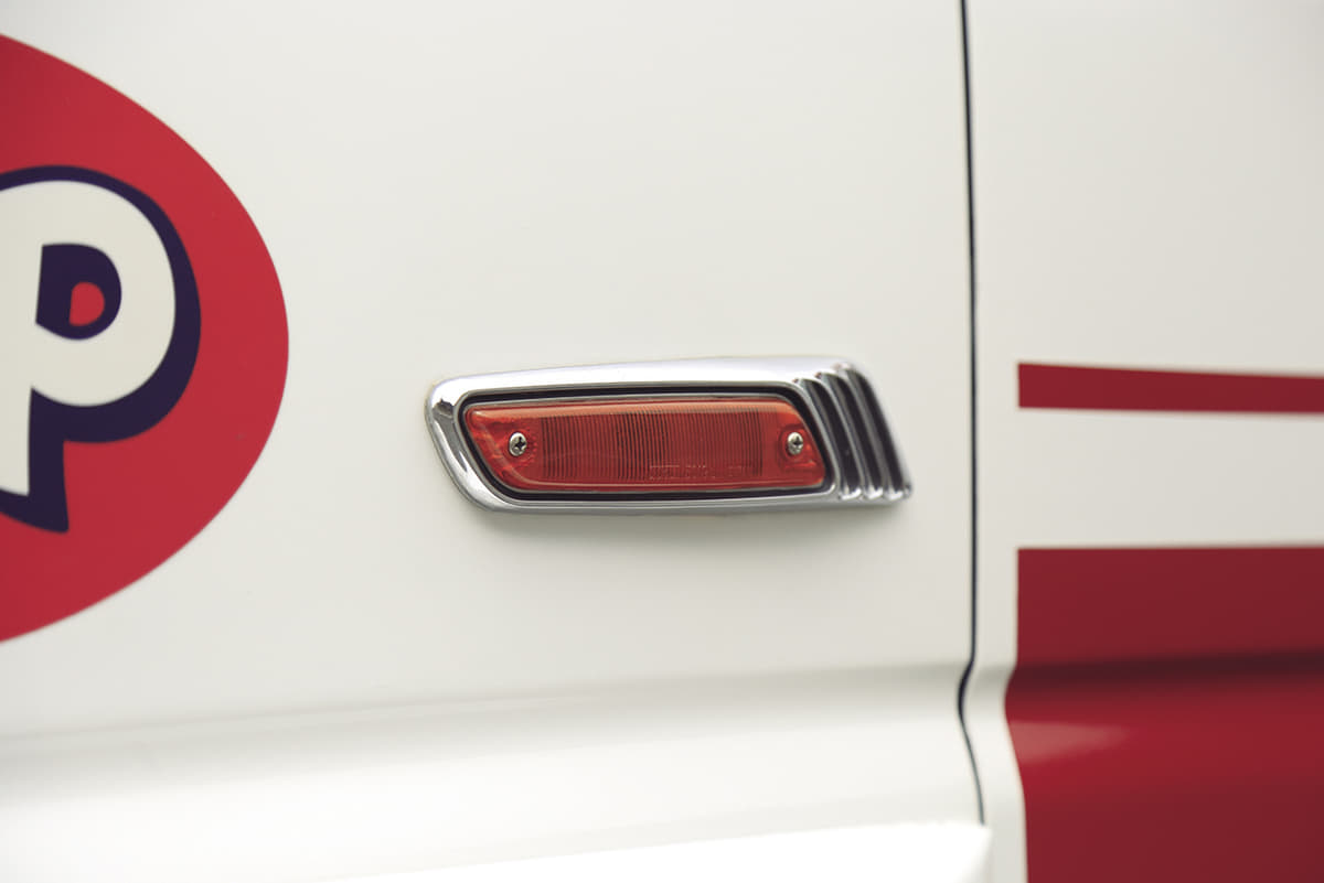 旧車風カスタムをするなら必須の小物を紹介