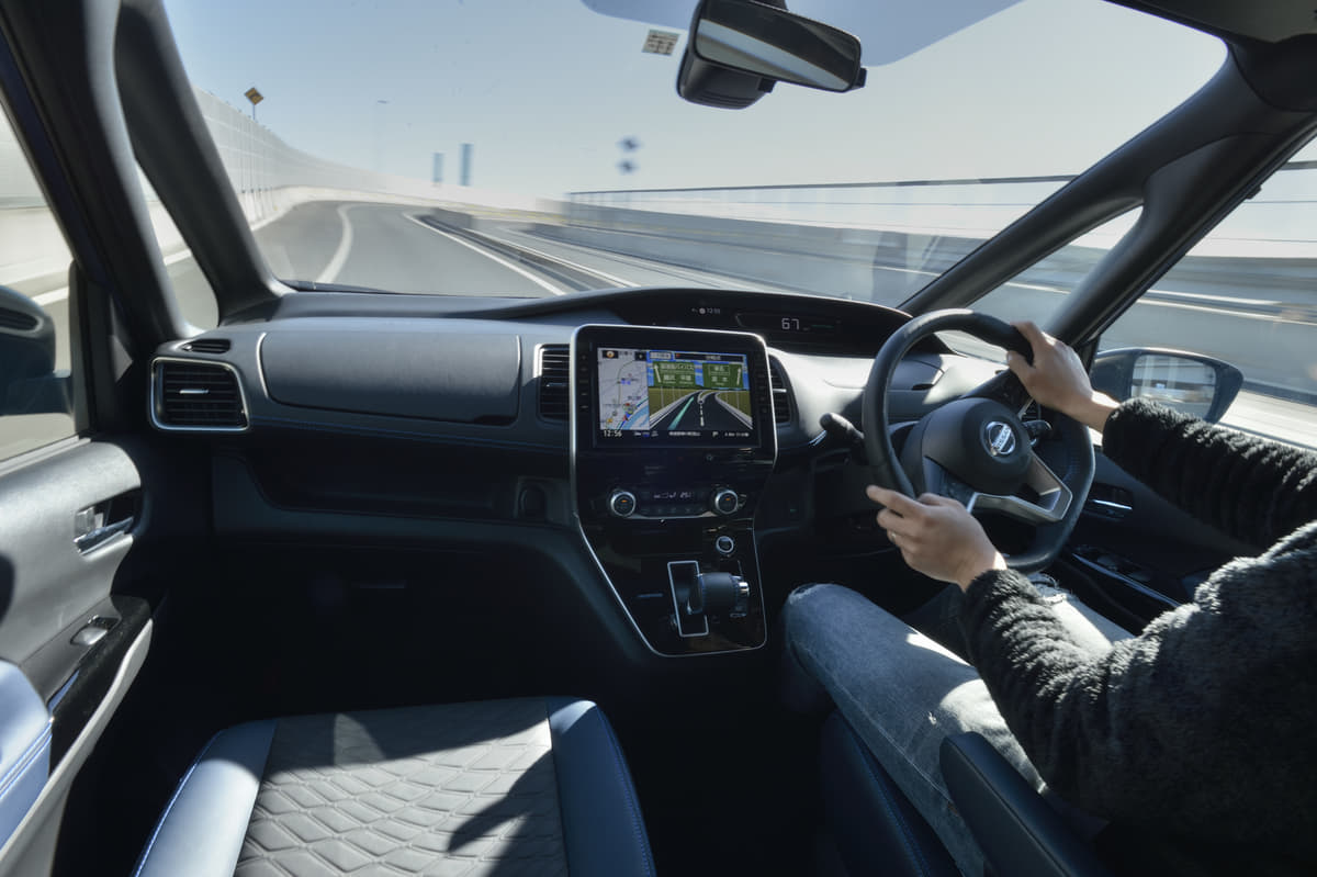 「スロコン」は現代のクルマに必須の万能パーツだった