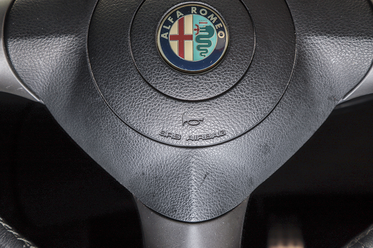 MOMOボス アルファロメオ156 エアバック装着車用