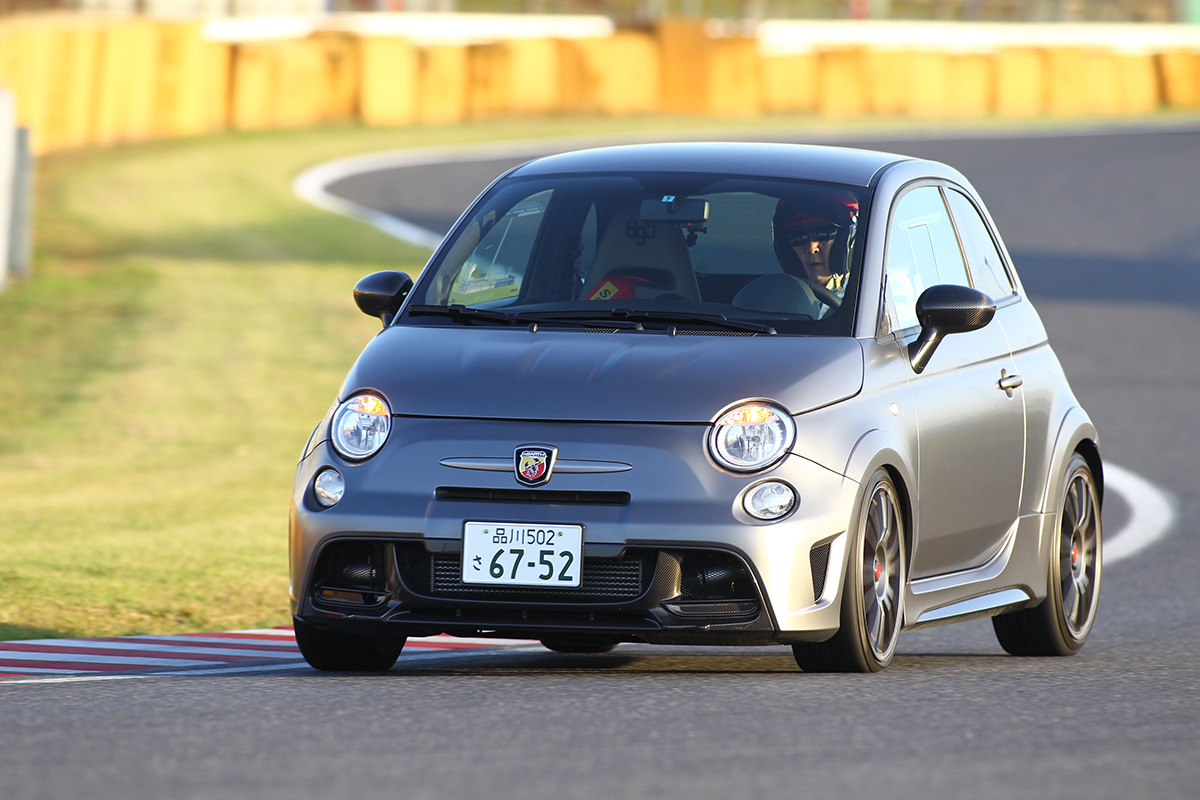 同じベース車とは信じがたい 凶暴 さ サソリマークの アバルト は フィアット の何なのか 画像59 Auto Messe Web カスタム アウトドア 福祉車両 モータースポーツなどのカーライフ情報が満載 同じベース車とは信じがたい 凶暴 さ サソリマークの アバルト は フィアット の何なのか 画像59 Auto Messe Web カスタム アウトドア 福祉車両 モータースポーツなどのカーライフ情報が満載