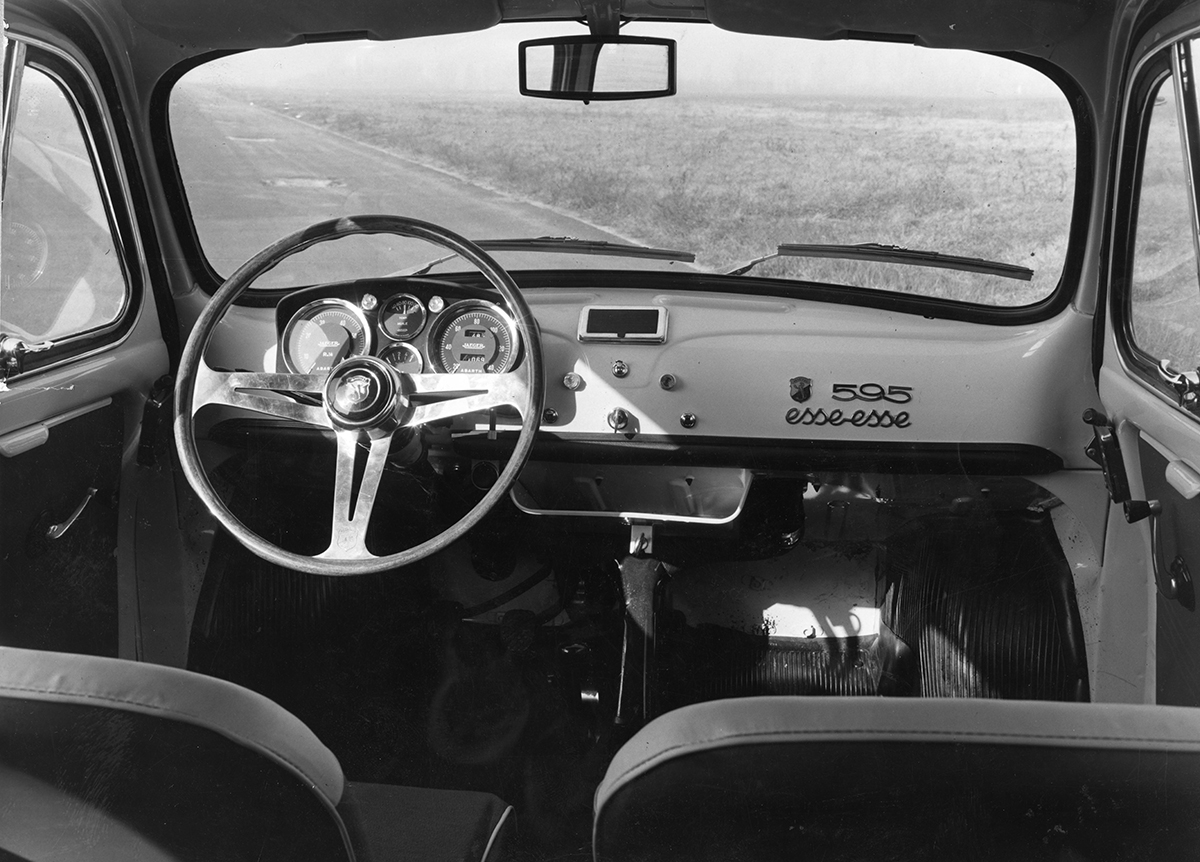 同じベース車とは信じがたい 凶暴 さ サソリマークの アバルト は フィアット の何なのか 画像59 Auto Messe Web カスタム アウトドア 福祉車両 モータースポーツなどのカーライフ情報が満載 同じベース車とは信じがたい 凶暴 さ サソリマークの アバルト は フィアット の何なのか 画像59 Auto Messe Web カスタム アウトドア 福祉車両 モータースポーツなどのカーライフ情報が満載