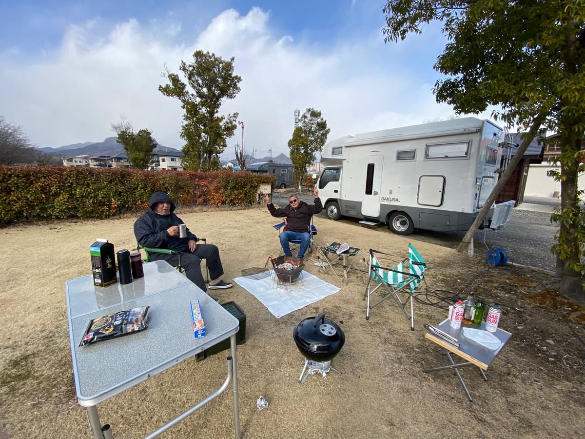 女子を悩ます 虫 も 睡眠不足 も解決 テント より キャンピングカー がオススメな５つの理由 Auto Messe Web カスタム アウトドア 福祉車両 モータースポーツなどのカーライフ情報が満載