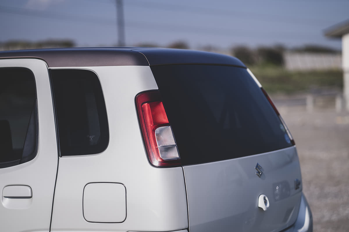 ルーフを2トーン化したスズキ・Kei