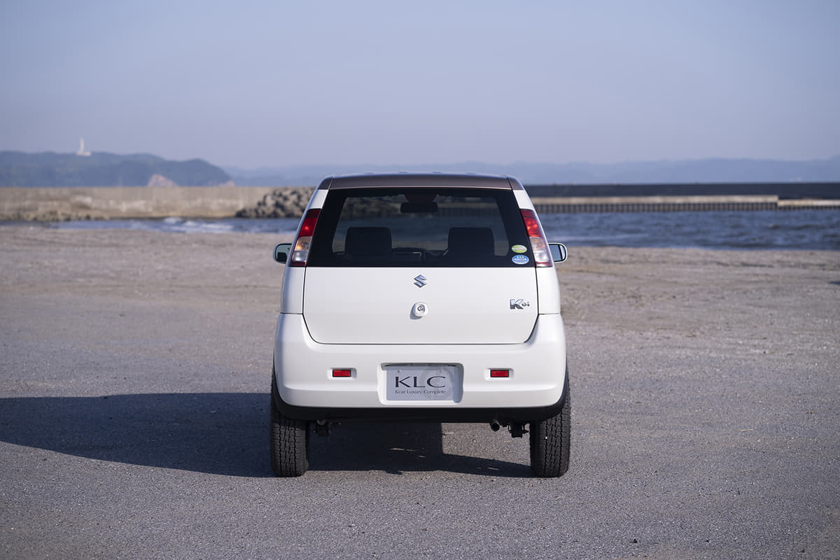 リアから見たKei。3点リンク式の割には車高が変わっても変化を感じにくい