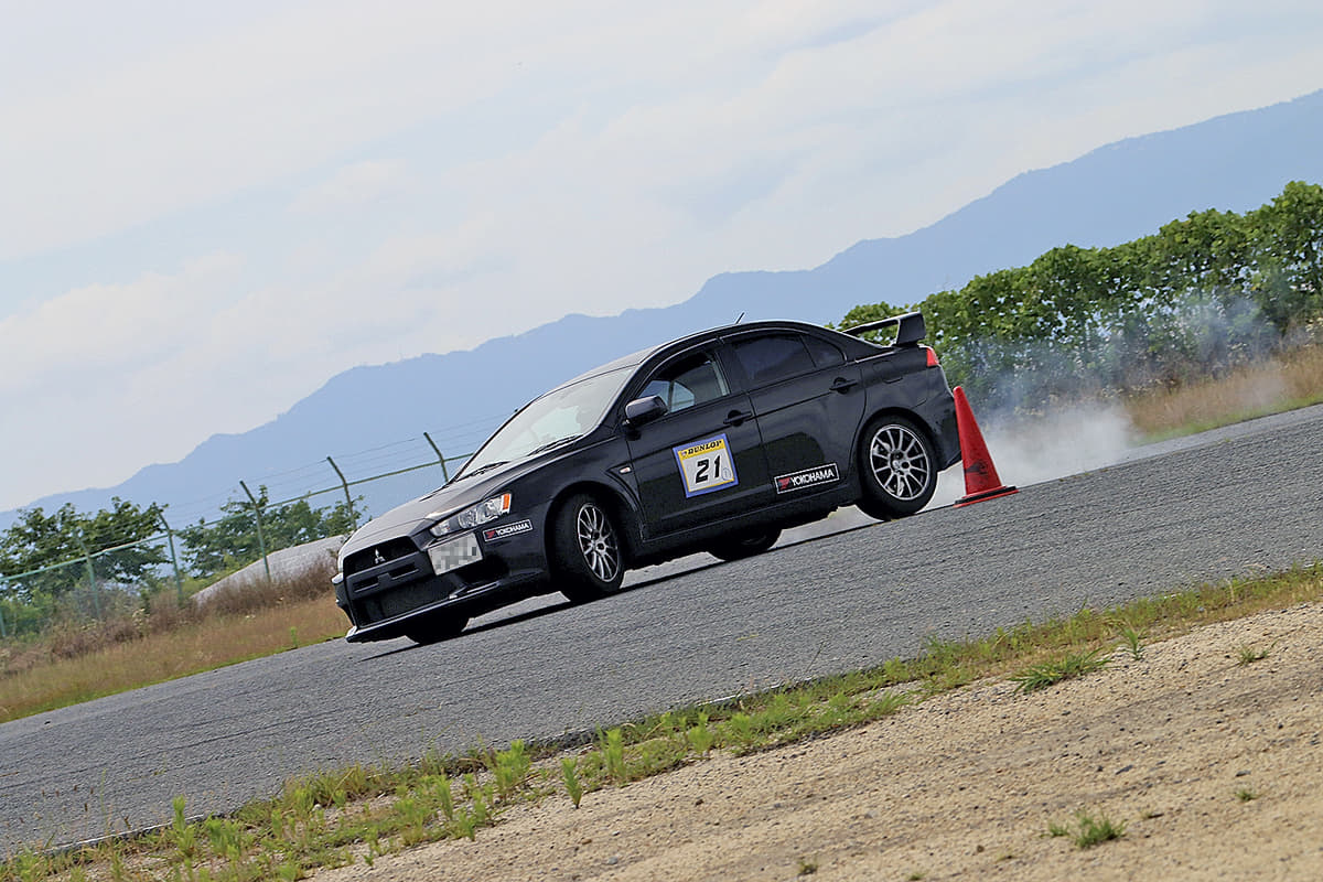 速さなら Mt より At が常識 2ペダルでジムカーナに挑む4人の声とその愛車 Auto Messe Web カスタム アウトドア 福祉車両 モータースポーツなどのカーライフ情報が満載 速さなら Mt より At が常識 2ペダルでジムカーナに挑む4人の声とその愛車 Auto Messe Web カスタム アウトドア 福祉車両 モータースポーツなどのカーライフ情報が満載