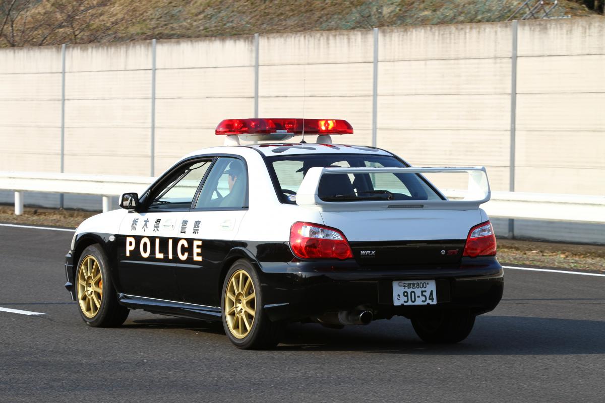 刑事ドラマばりの激速パトカー ニスモ Z や Wrxブルーの覆面s4 など逃走不可能なハイパフォーマンスモデルたち 画像11 Auto Messe Web カスタム アウトドア 福祉車両 モータースポーツなどのカーライフ情報が満載