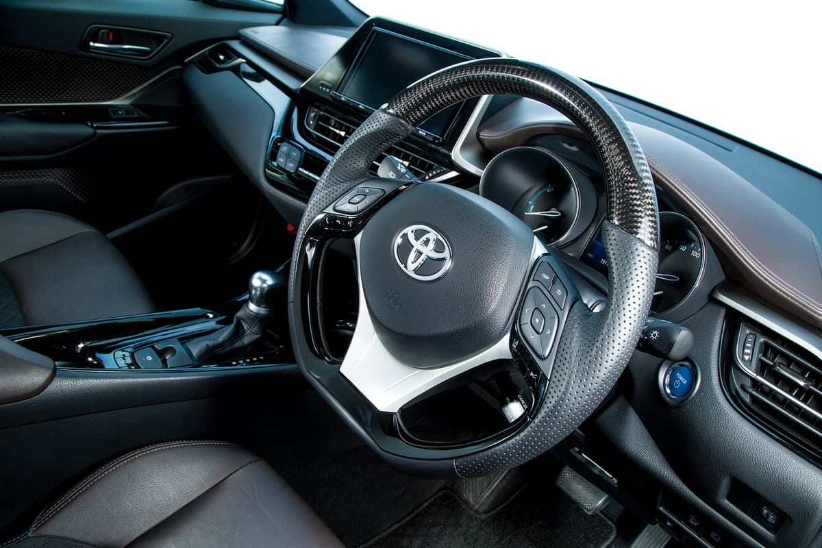 トヨタC-HRの社外ステアリング