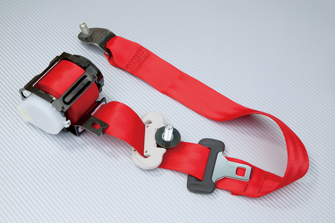 安全装備が オシャレ で何が悪い クルマの シートベルト カスタム効果が想像以上だった Auto Messe Web カスタム アウトドア 福祉車両 モータースポーツなどのカーライフ情報が満載