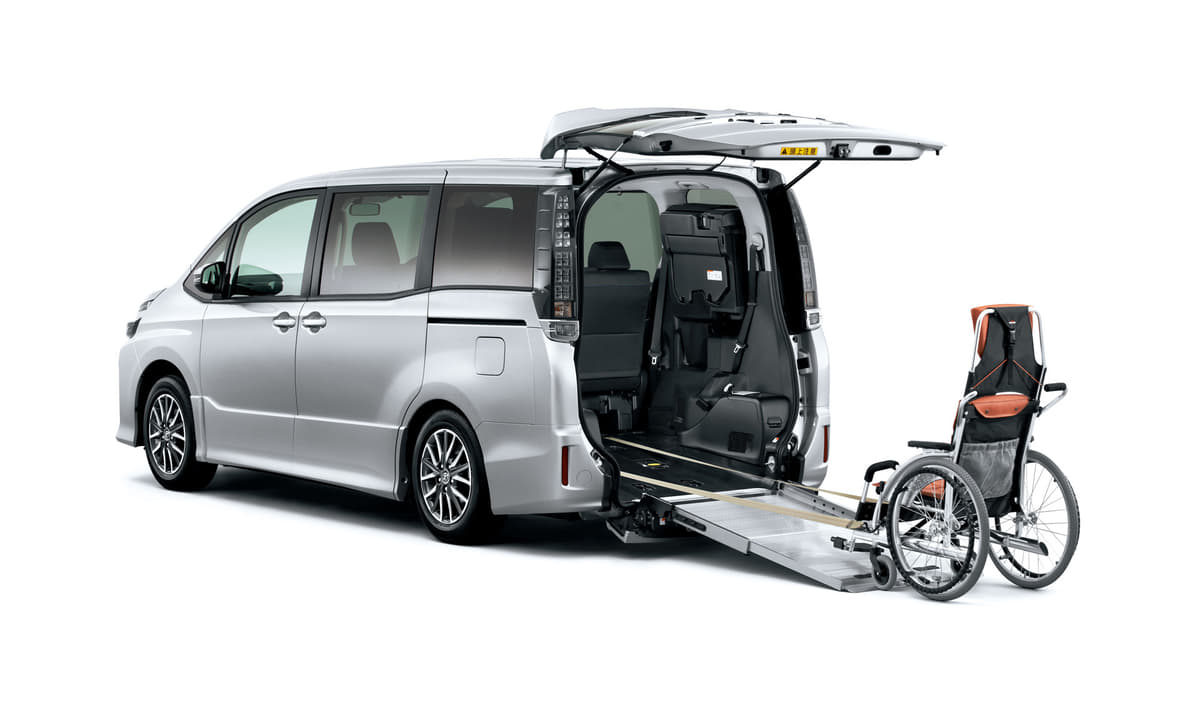 リヤの 車高調 が秘密 セレナe Powerの福祉車両が 車いす利用者 に優しすぎた Auto Messe Web カスタム アウトドア 福祉車両 モータースポーツなどのカーライフ情報が満載