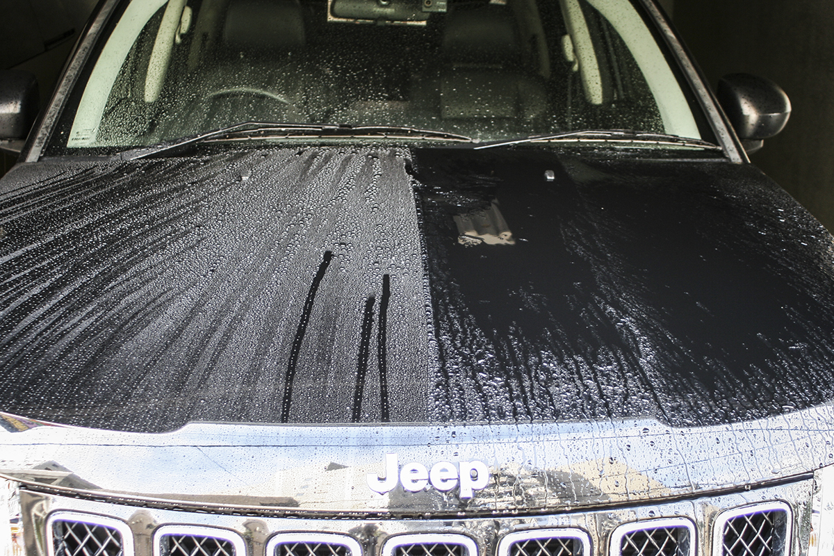 日常的洗車のワックスがけもボディカラー劣化を防ぐ
