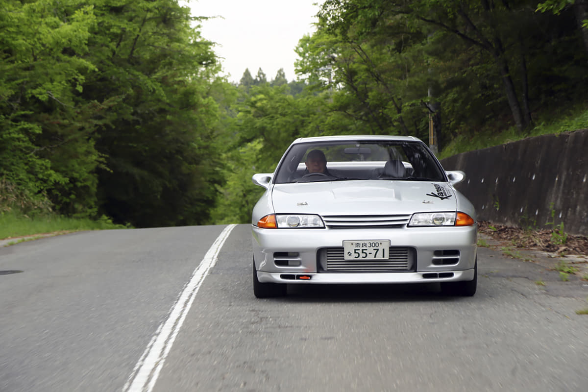 『Kansaiサービス』の向井敏之代表が乗る1990年式R32型スカイラインGT-Rの紹介