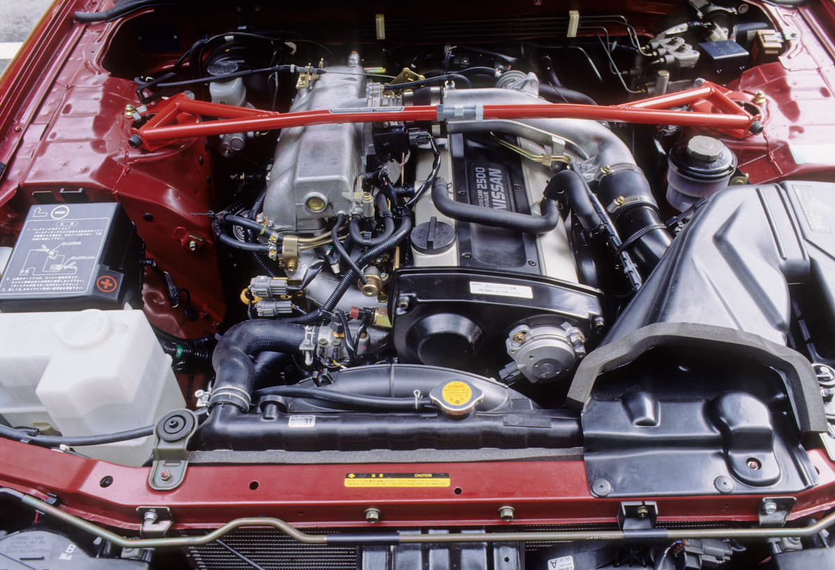 R33スカイラインGTS-tに搭載されたRB25DETエンジン