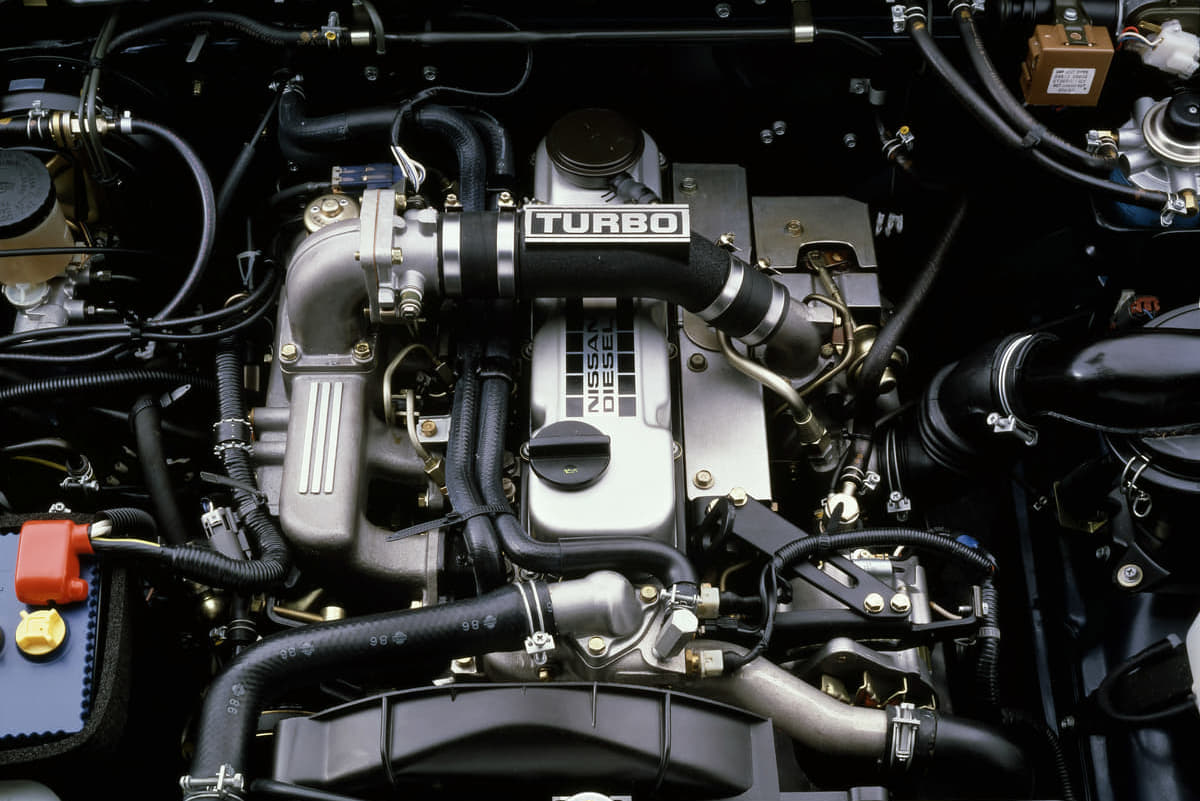 テラノには2.7リッターターボディーゼルエンジンも用意された