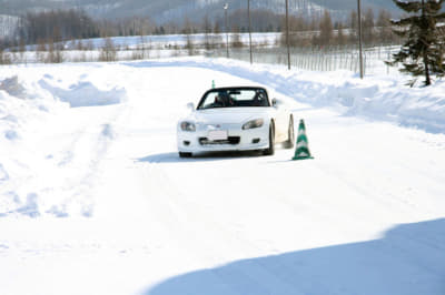 合法で「雪道の全開走行」が可能！　冬期限定の「クローズドコース」５選